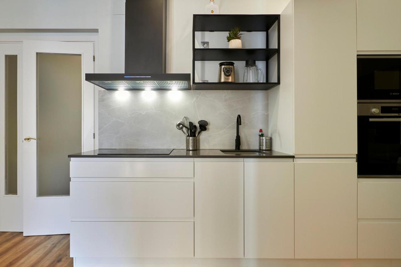 Quiet Luxury 2-bed For Couples & Families Appartamento Barcellona